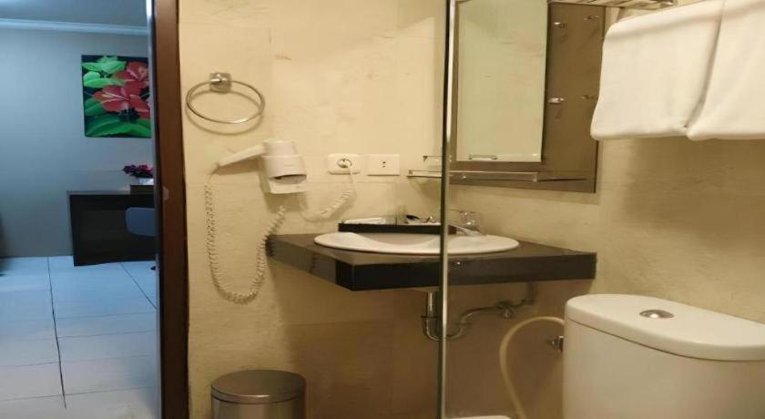 Great Western Hotel & Resort Serpong - Tangerang Esterno foto